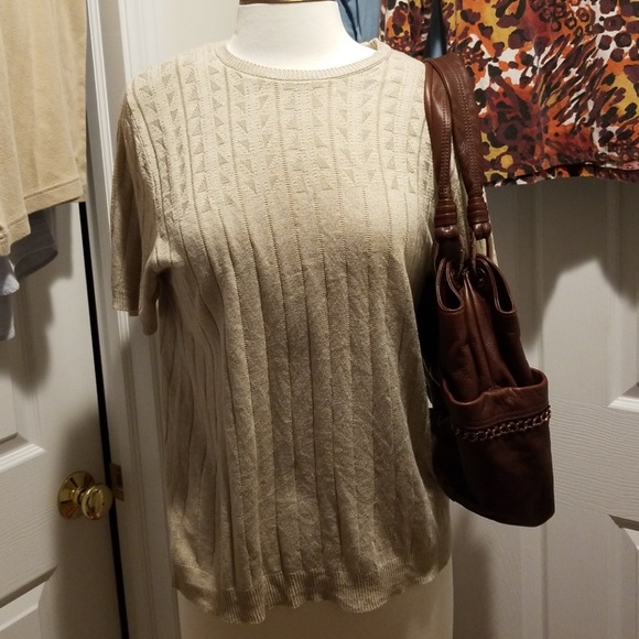 Bundle of 5 Tops (Size Medium) - Picture 2 of 8